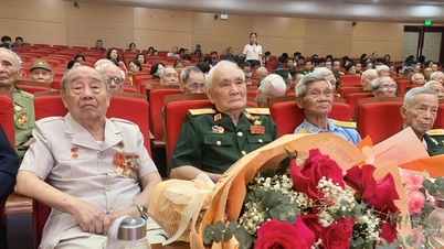 Gratitude to soldiers and youth volunteers participating in the Dien Bien Phu Campaign