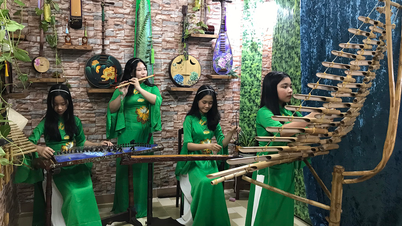 លាហើយស្នេហ៍'s musically followings