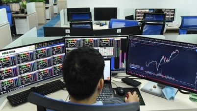 VN-Index giảm gần 8 điểm, khối ngoại miệt mài bán ròng