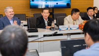 Đại học Kinh tế TP.HCM trao học bổng toàn phần, thu hút nhân tài vùng Mekong