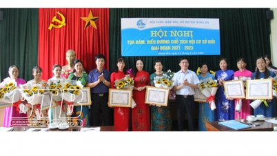 Hội Liên hiệp Phụ nữ huyện Hưng Hà: Khen thưởng 12 chủ tịch hội cơ sở giỏi giai đoạn 2021 - 2023