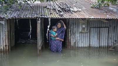 Gần 2 triệu người mắc kẹt do mưa lũ nghiêm trọng ở Bangladesh
