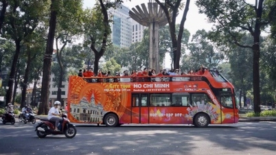 Jangan terima monopoli bisnis untuk mengemudikan transportasi wisatawan dengan bus tingkat.