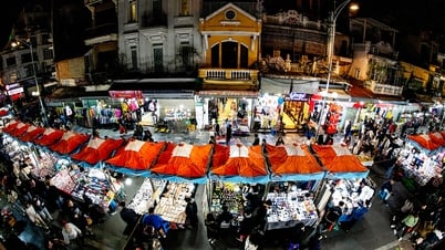 Chợ đêm phố cổ Hà Nội