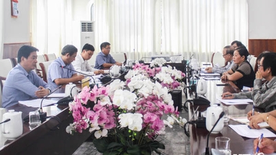 UBND tỉnh họp nghe báo cáo công tác tổ chức Chương trình gặp mặt đại biểu trí thức, nhà khoa học, văn nghệ sĩ tỉnh năm 2023