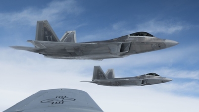 US sends F-22 fighter jets to Middle East to counter Russian aircraft