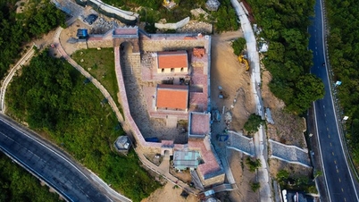ទិដ្ឋភាពបែប Panoramic នៃចង្កោម "បន្ទាយការពារ" Hai Van Quan បន្ទាប់ពីជួសជុលរយៈពេល 2 ឆ្នាំ