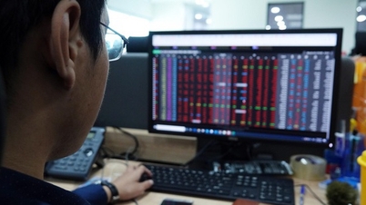 VN-Index rớt gần 28 điểm, có gần 1,5 tỉ USD rót vào giao dịch cổ phiếu
