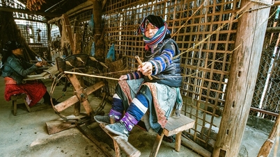 Lung Tam linen weaving village