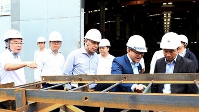Tăng tốc sản xuất cột thép cho Dự án Đường dây 500 kV mạch 3