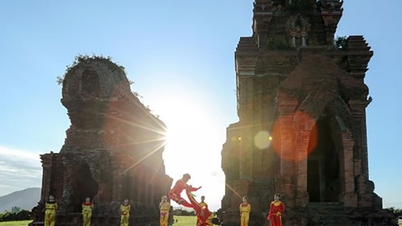 ផ្ទាំងគំនូរវប្បធម៌ជនជាតិដើមភាគតិចនៅ Merryland Quy Nhon