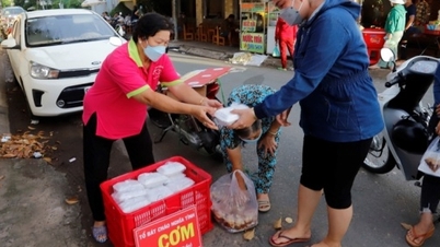 “A bowl of porridge of love” - warms the hearts of poor patients