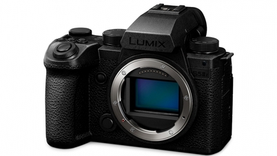 Cận cảnh Panasonic Lumix S5IIX