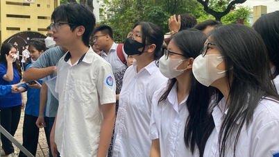 Hơn 100.000 thí sinh Hà Nội làm thủ tục dự thi vào lớp 10