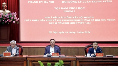 Developing a socialist-oriented market economy is a theoretical breakthrough.