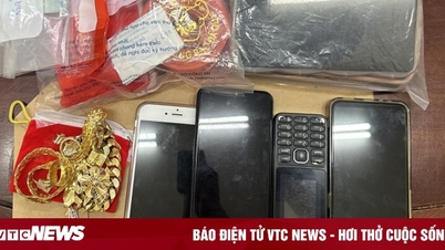 A group of fishermen stole gold, melted it into bars and hid it.