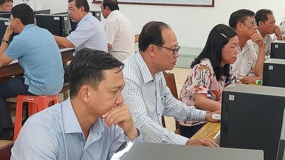 Cần Thơ không xét khen thưởng cán bộ yếu công nghệ thông tin
