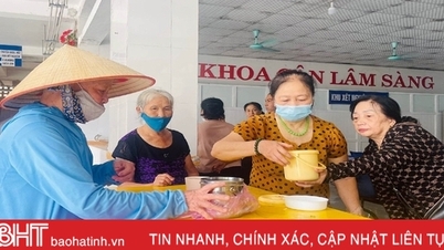 Người bệnh ở Hương Sơn được nhận 300 bát cháo tình thương mỗi tuần