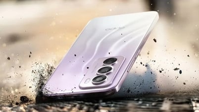 OPPO Reno 13 Pro has a curved edge screen