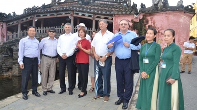 ផ្សព្វផ្សាយភាពស្រស់ស្អាតនៃវប្បធម៌ ទេសភាព និងប្រជាជនទីក្រុង Hoi An - Szenendre (ហុងគ្រី)