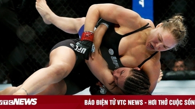La reine du MMA renverse son adversaire en un clin d'œil, frappe en continu sans manquer un seul coup