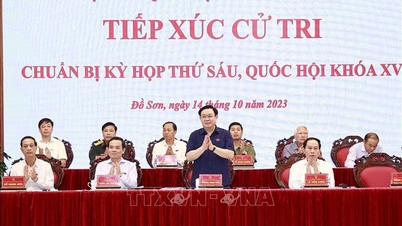 Chủ tịch Quốc hội Vương Đình Huệ tiếp xúc cử tri quận Đồ Sơn, Hải Phòng