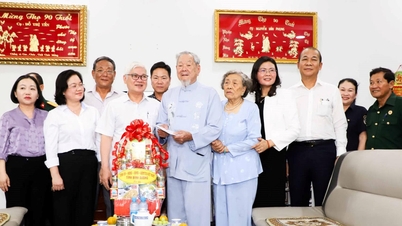 សកម្មភាពជាច្រើនទៅសួរសុខទុក្ខ និងជូនអំណោយដល់ទាហាន Dien Bien Phu