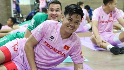 ក្រុម​វៀតណាម​ហាត់​ស្រាល​ក្នុង​ថ្ងៃ​ដំបូង​នៅ​កាតា