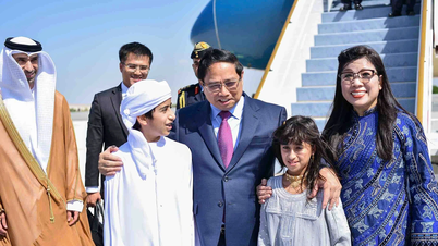 Thủ tướng Phạm Minh Chính tới Abu Dhabi, bắt đầu chuyến thăm chính thức UAE