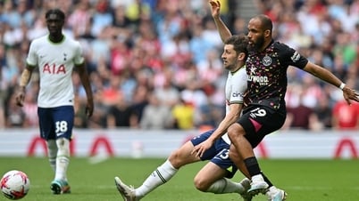 ការដួលរលំនៅផ្ទះទល់នឹង Brentford ក្រុម Tottenham ប្រឈមនឹងវិបត្តិក្នុងរដូវកាល