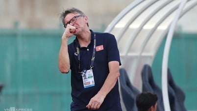 Bolasport: 'Indonesia có thể lần thứ hai khiến Troussier mất việc'