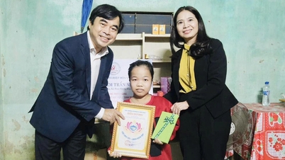 លេខាធិការស្រុកផ្ញើលិខិតថ្លែងអំណរគុណដល់ Tuoi Tre សម្រាប់អត្ថបទមនុស្សធម៌និងការទទួលខុសត្រូវ