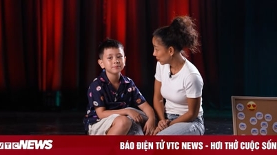 Nữ ca sĩ 'xấu lạ' được con trai khuyên bỏ nghề để làm diễn viên hài
