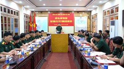 Trung tướng Nguyễn Văn Gấu kiểm tra hoạt động công tác Đảng, công tác chính trị tại Quân khu 5