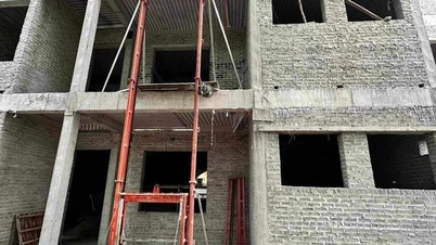 Tai nạn đứt cáp vận thang tời tại Hà Nội khiến 10 người thương vong