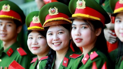 1.000 sinh viên Trường ĐH Cảnh sát nhân dân bùng cháy với bóng đá