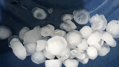 Hail as big as eggs fell on Nghe An
