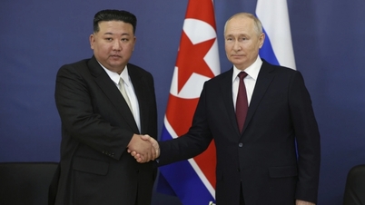 Quan hệ Nga - Triều Tiên mở rộng khi ông Kim Jong Un lái chiếc limousine do Tổng thống Putin tặng