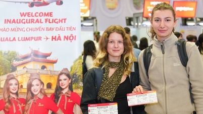 Vietjet chào mừng chuyến bay đầu tiên giữa Kuala Lumpur (Malaysia) và Hà Nội