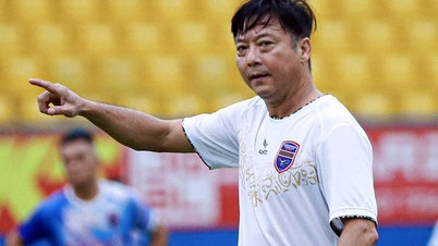 គ្រូ​បង្វឹក Le Huynh Duc ត្រឡប់​ទៅ V-League