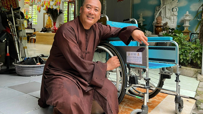 Sư thầy sống như một đóa sen