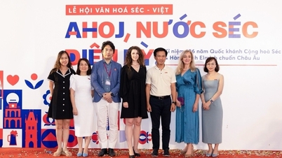 Elmich ghi dấu ấn tại lễ hội ‘Ahoj, nước Séc diệu kỳ’