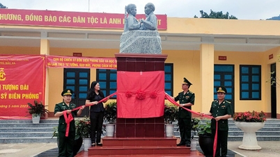 Inauguration of the Monument "Uncle Ho with Border Guard Soldiers"