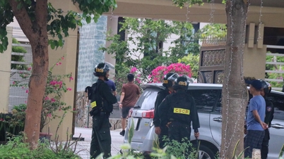 Photos of the search of the houses of the suspects in the case of smuggling 3 tons of gold in Quang Tri