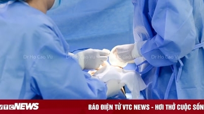 Ngực bị thông khe sau nâng ngực, nguyên nhân do đâu?
