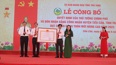 ត្រាវិញ៖ សេចក្តីប្រកាសរបស់ស្រុកចំនួន២ Tieu Can និង Cau Ke សម្រេចបានស្តង់ដារជនបទថ្មីជឿនលឿន