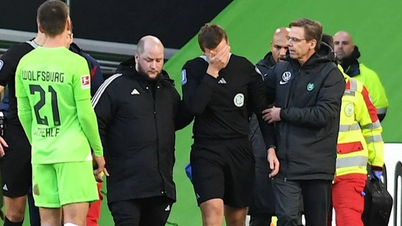 រឿងដ៏កម្រនៅក្នុង Bundesliga៖ អាជ្ញាកណ្តាលដួល អ្នកគាំទ្រគ្រប់គ្រងការប្រកួត