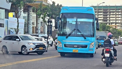 Chaotische Touristenstraßen an der Küste von Da Nang
