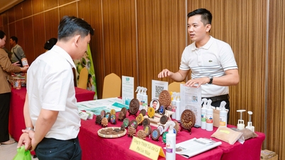 បង្វែរកាកកាហ្វេទៅជាផលិតផលដែលមាននៅគ្រប់គេហដ្ឋាន