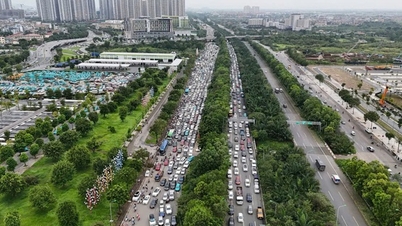 Từ 8/1, phương tiện chỉ được đi một chiều trên đường gom đại lộ Thăng Long